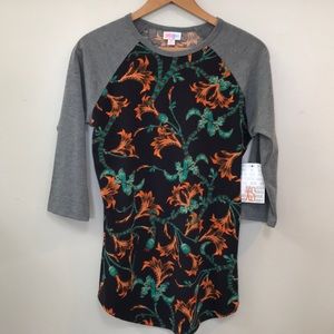 LulaRoe Randy T-shirt NWT extra small